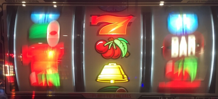 サンダーVのリーチ目：主役は赤７